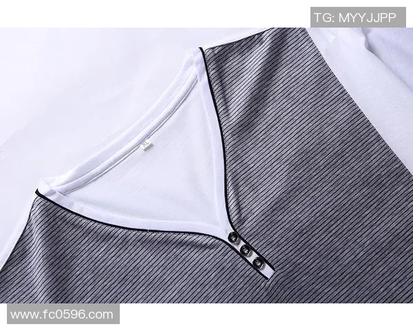 时尚潮流引领男士泳装新风尚，展现夏日活力与自信魅力